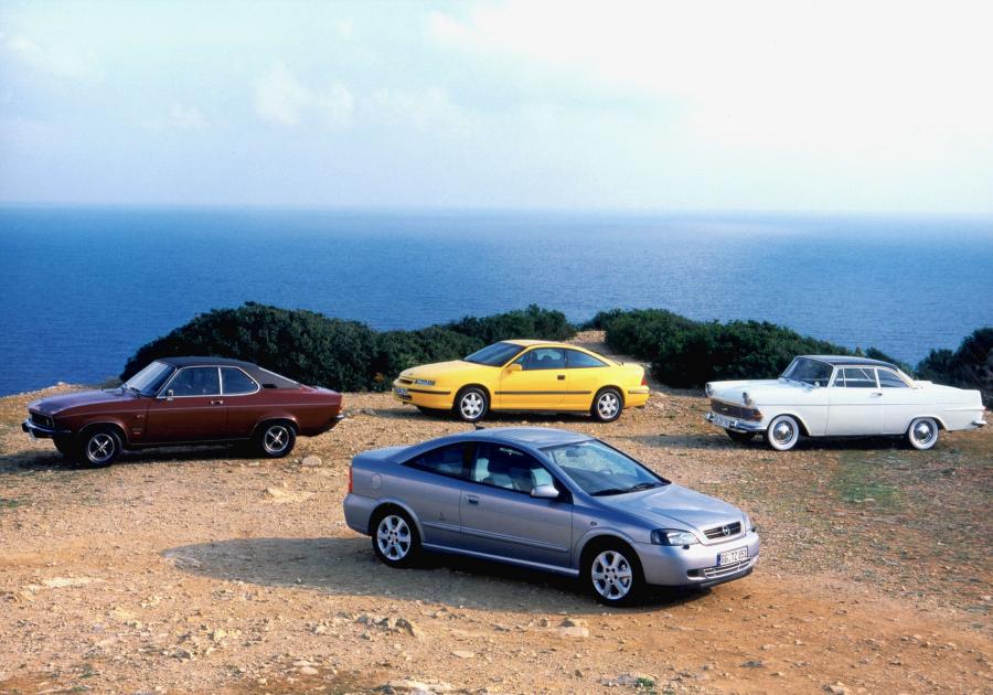  Opel Astra Coupe 2002 года  (фото 14 из 22)